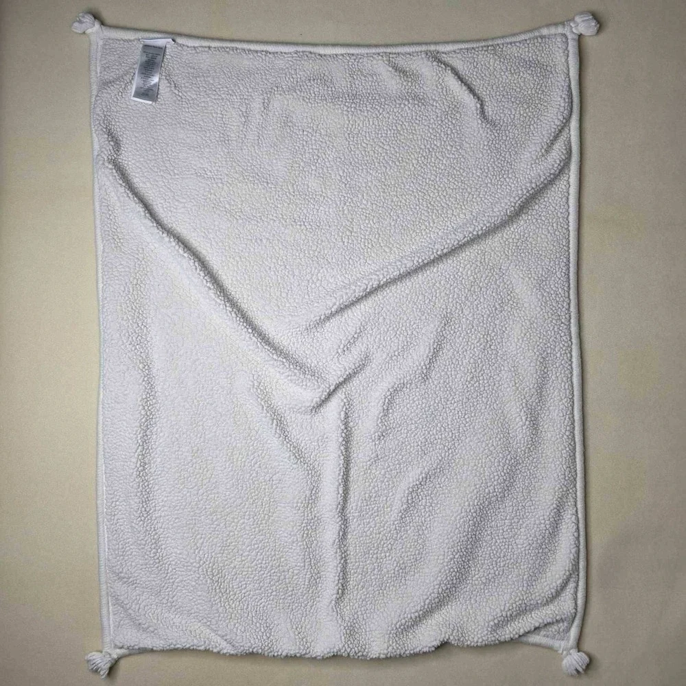 Pottery Barn Kids White Knit Sherpa Baby Blanket Tassel Stroller Nursery 30x40